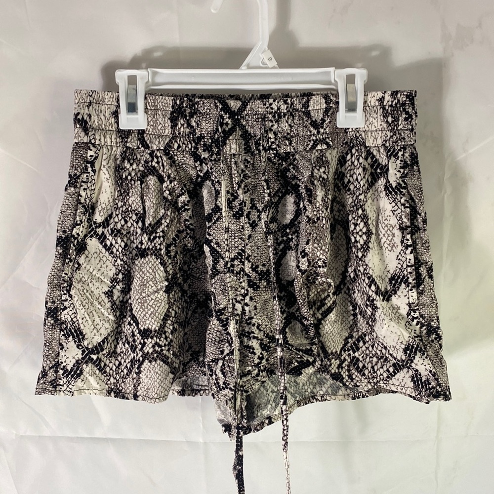 Express Python Print Loose Shorts Small